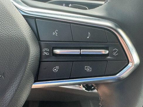 Used 2026 Chevrolet Equinox LT AWD/4WD image 25