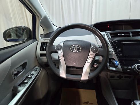 Used 2017 Toyota Prius V Three image 29