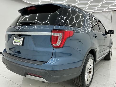 Used 2019 Ford Explorer XLT w/ Equipment Group 201A FWD image 8