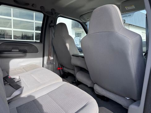 Used 2004 Ford F350 XLT image 10
