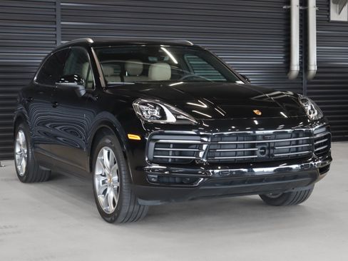 Certified 2023 Porsche Cayenne S AWD/4WD image 7