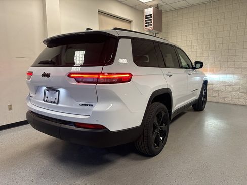 New 2025 Jeep Grand Cherokee L Limited w/ Black Appearance Package image 20