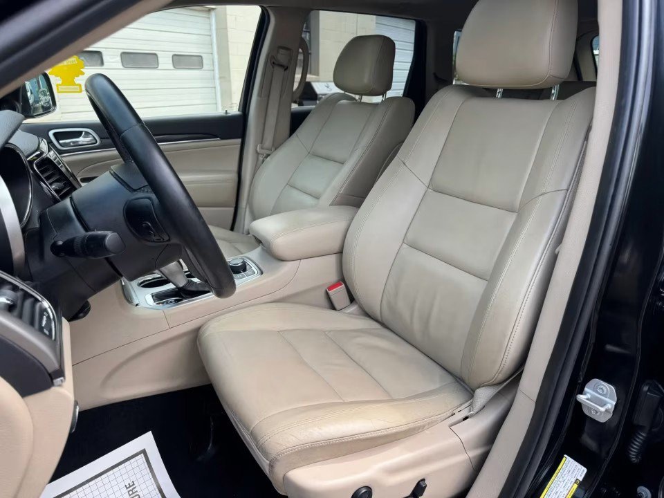 Used 2019 Jeep Grand Cherokee Limited AWD/4WD image 11