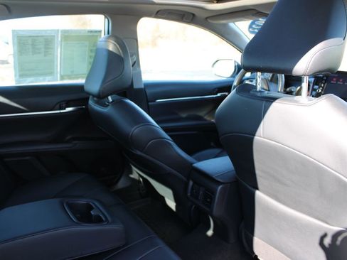 Used 2023 Toyota Camry XSE image 31