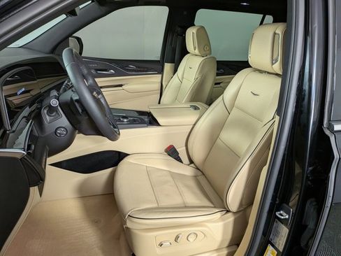 Certified 2023 Cadillac Escalade ESV Premium Luxury image 17