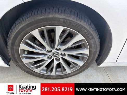 Used 2020 Lexus ES 350 w/ Premium Package FWD image 4