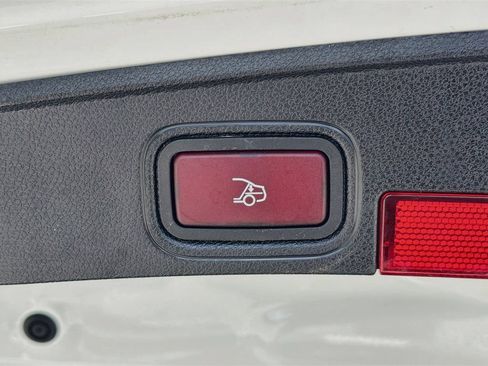 Used 2021 Mercedes-Benz C 300 Cabriolet w/ AMG Line image 13