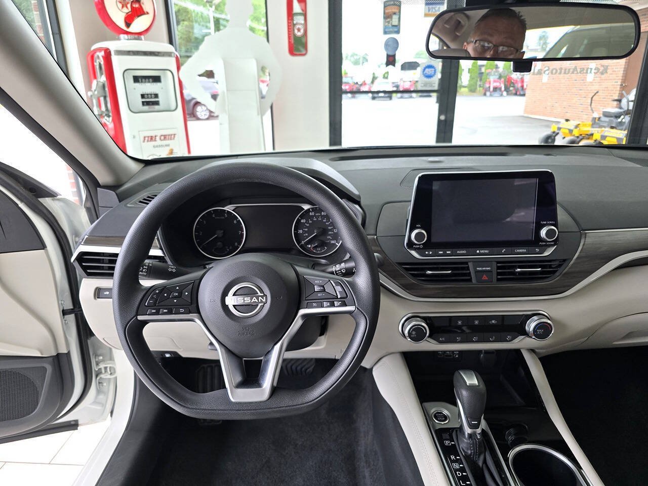 Used 2023 Nissan Altima 2.5 SV AWD/4WD image 27