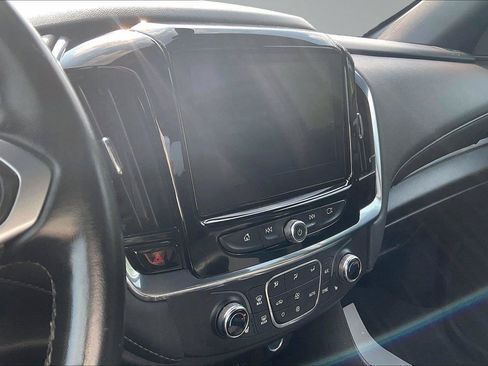 Used 2023 Chevrolet Traverse LT FWD image 6
