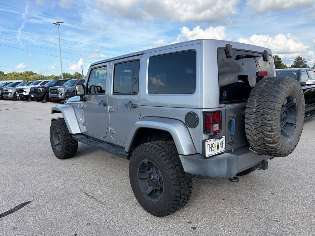 Used 2016 Jeep Wrangler Unlimited Sahara w/ Dual Top Group AWD/4WD image 3