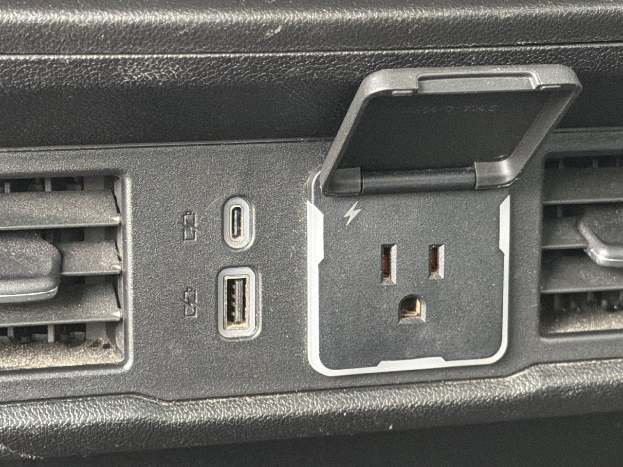 Used 2025 GMC Sierra 1500 SLT RWD image 19