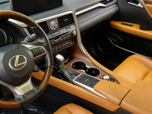 Used 2022 Lexus RX 350L Premium w/ Premium Package image 13