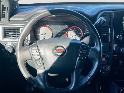 Used 2021 Nissan Titan PRO-4X w/ Pro-4x Convenience Package image 11
