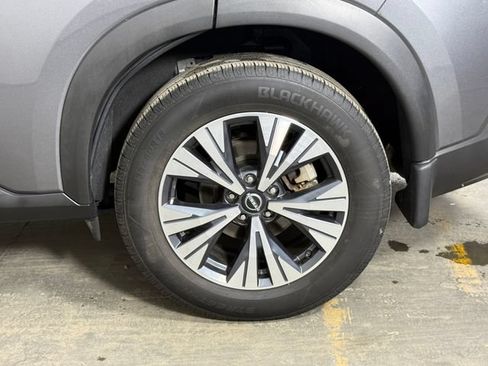 Used 2022 Nissan Rogue SV w/ SV Premium Package FWD image 41