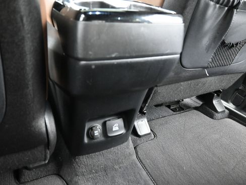 Used 2022 Kia Telluride SX w/ SX Prestige Package image 17