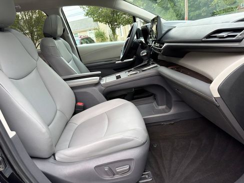 Used 2021 Toyota Sienna XLE AWD/4WD image 29