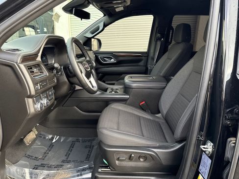 Used 2024 GMC Yukon SLE w/ Gmc Pro Safety Plus Package image 9