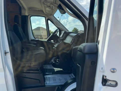 Used 2025 RAM ProMaster 2500 w/ Convenience Group image 26