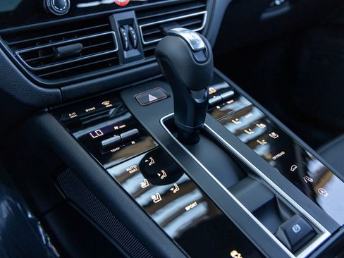 New 2026 Porsche Macan image 41