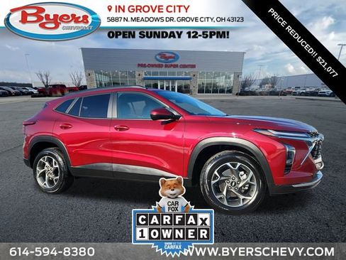 Used 2025 Chevrolet Trax LT w/ LT Convenience Package image 1