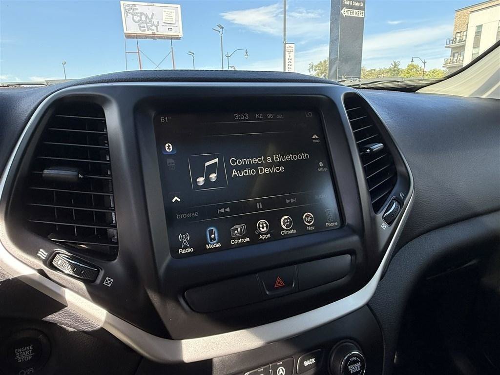 Used 2017 Jeep Cherokee Limited AWD/4WD image 32