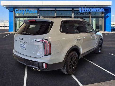 Used 2025 Kia Telluride AWD image 2