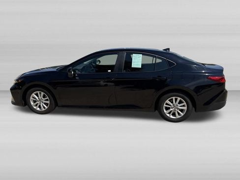 Used 2025 Toyota Camry LE FWD image 8