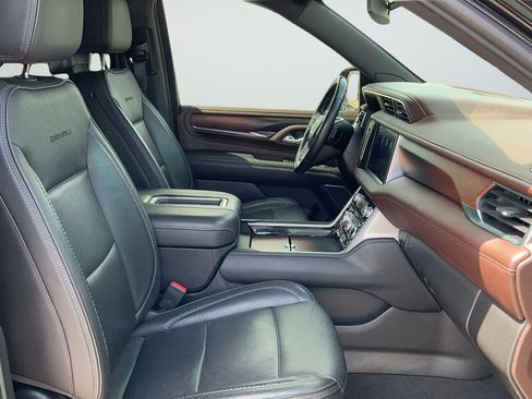 Used 2021 GMC Yukon Denali w/ LPO, Illumination Package AWD/4WD image 22