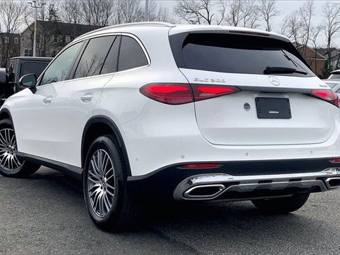 Used 2025 Mercedes-Benz GLC 300 4MATIC image 10
