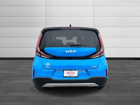 Used 2023 Kia Soul EX image 4
