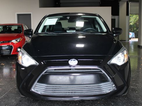 Used 2016 Scion iA FWD image 7