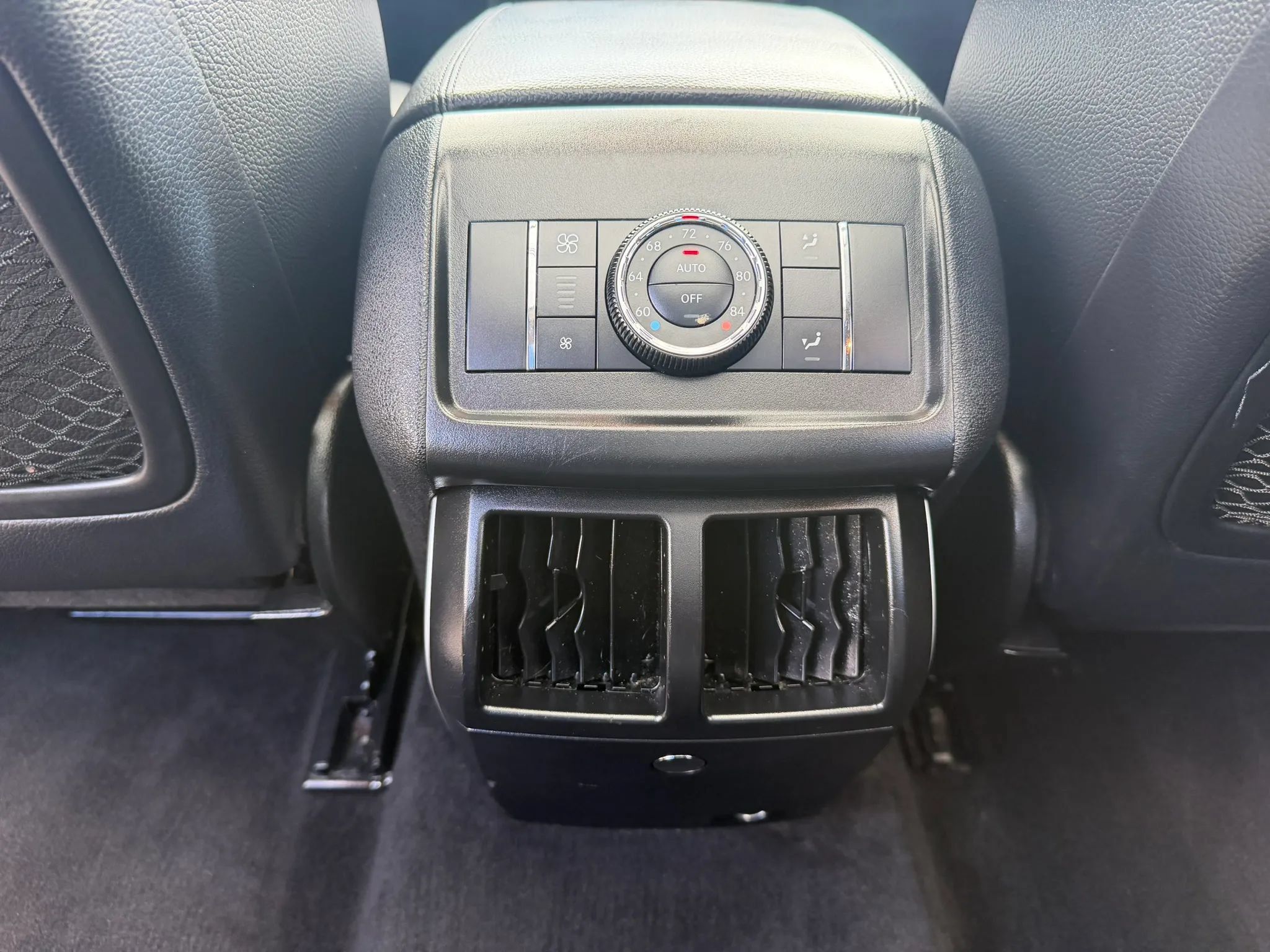 Used 2009 Mercedes-Benz R 350 4MATIC image 34