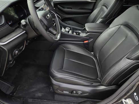 New 2026 Jeep Grand Cherokee Limited RWD image 15
