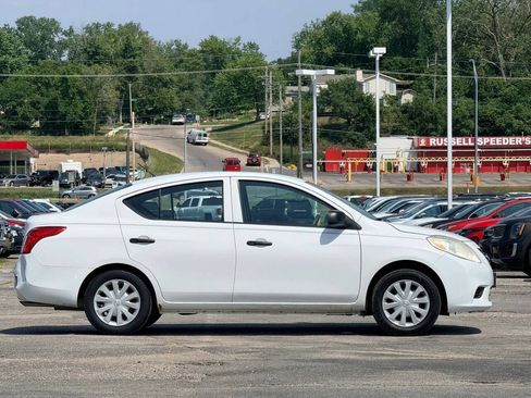 Used 2014 Nissan Versa S FWD image 5