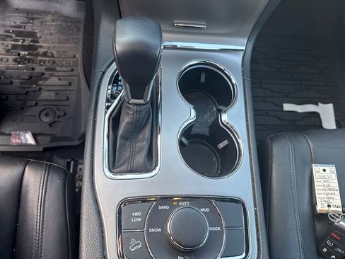 Used 2021 Jeep Grand Cherokee Limited w/ Trailer Tow Group IV image 20