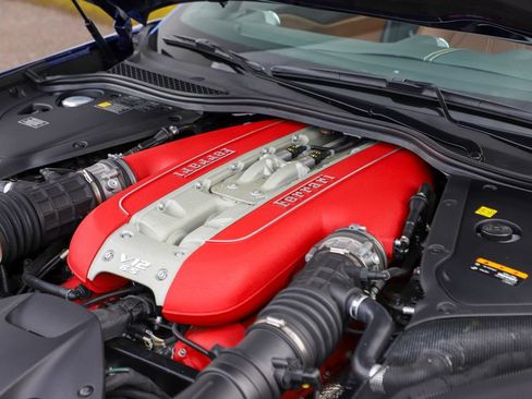 Used 2021 Ferrari 812 GTS RWD image 29
