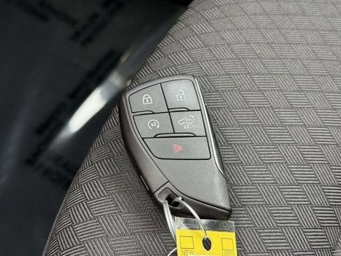 Used 2023 Chevrolet Silverado 1500 LT w/ Z71 Off-Road Package image 31