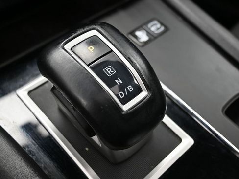 Used 2023 Mitsubishi Outlander SE image 28