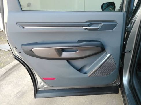 Used 2024 Kia EV9 Light Long Range RWD image 18