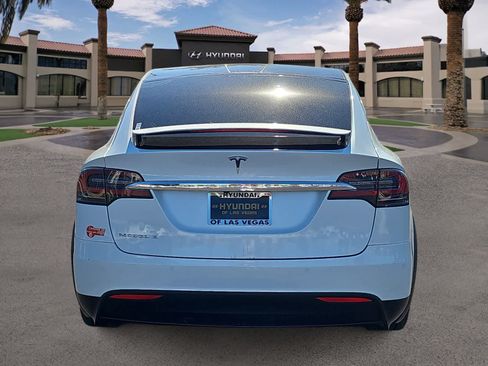 Used 2018 Tesla Model X 75D AWD/4WD image 7