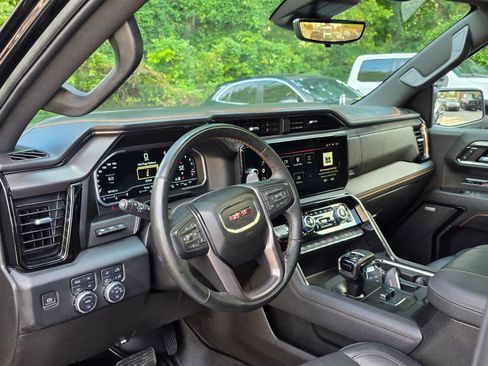 Used 2023 GMC Sierra 1500 AT4 w/ Technology Package AWD/4WD image 13