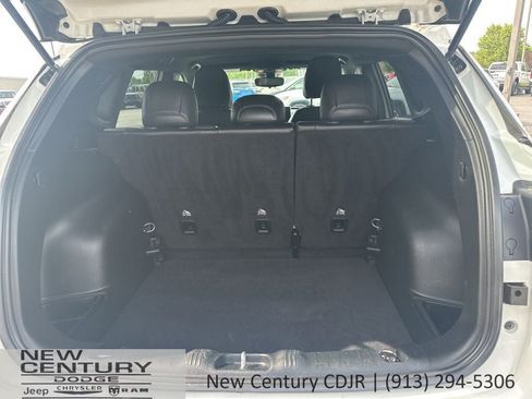 Used 2024 Jeep Compass Latitude AWD/4WD image 15