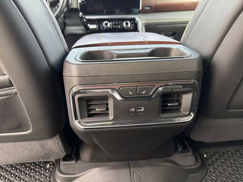 Certified 2024 GMC Sierra 2500 Denali Ultimate image 31