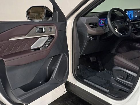 New 2026 Ford Explorer Platinum w/ LUX Leather Package image 17