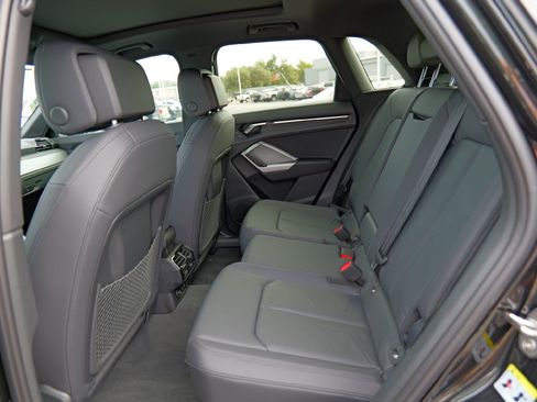New 2025 Audi Q3 2.0T Premium image 31