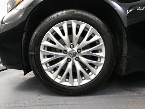 Used 2016 INFINITI Q70 L 3.7 w/ Technology Package image 18