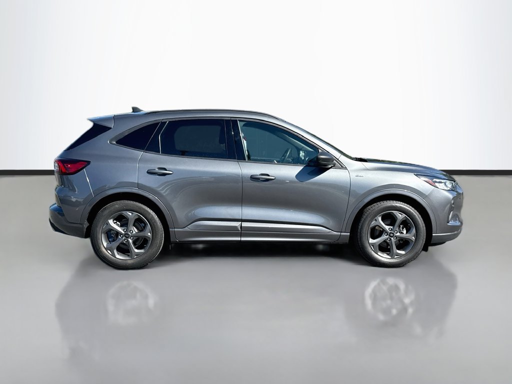 Used 2024 Ford Escape ST-Line w/ Tech Pack #1 FWD image 9