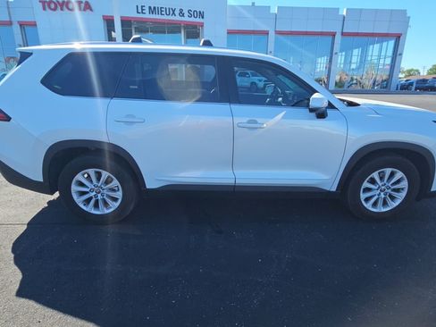 Used 2024 Toyota Grand Highlander AWD Hybrid image 2