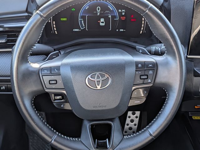 Used 2025 Toyota Camry SE FWD image 13