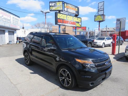 Used 2015 Ford Explorer Sport image 3